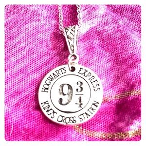 Platform 9 3/4 necklace